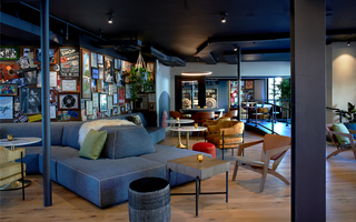 hotel zigggy back room venue facing towards boombox